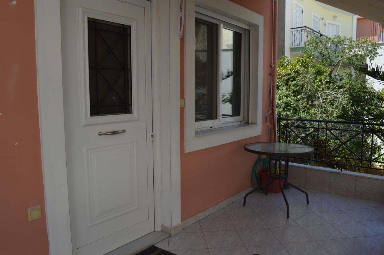 Anastasias Apartment Center City By Dimitropoulos Aigio Exterior foto